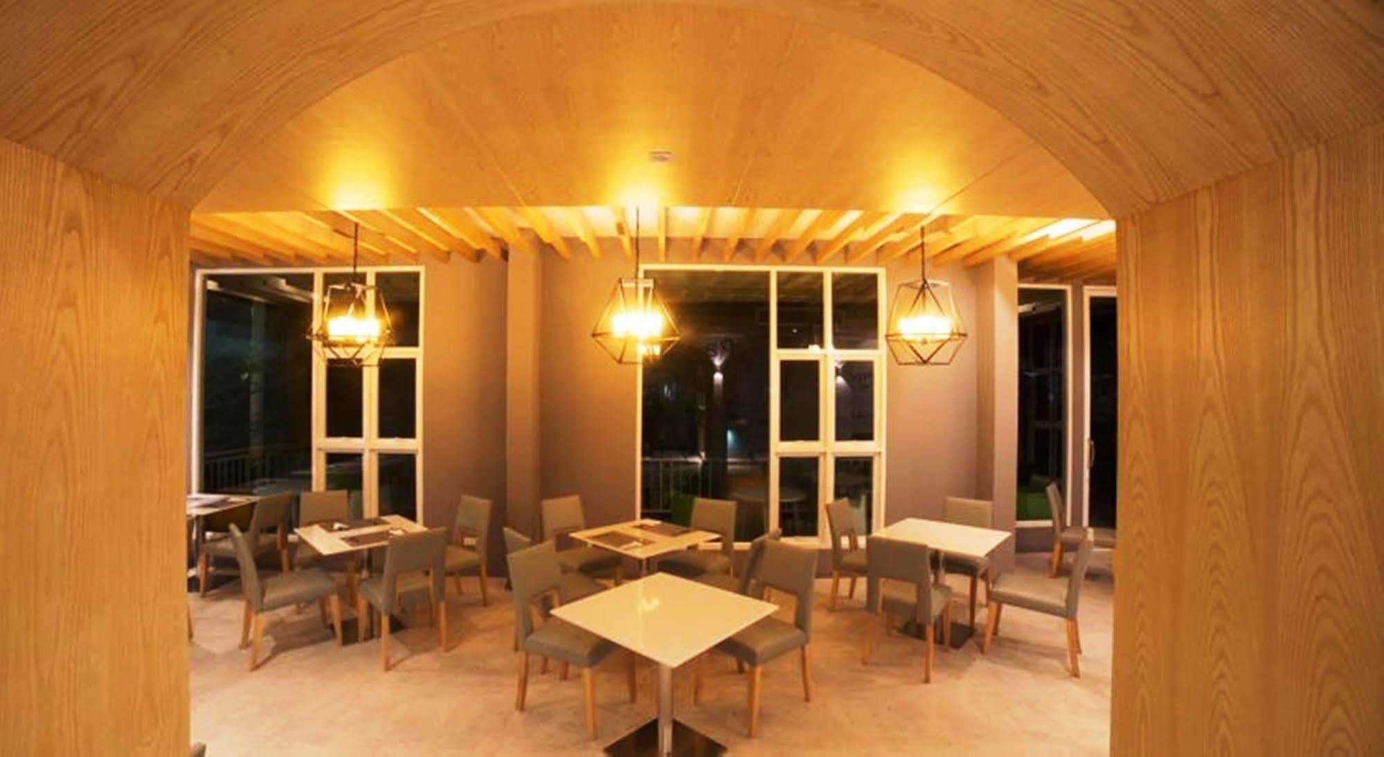 Hotel The Bliss Ubon Ubon Ratchathani Exterior foto